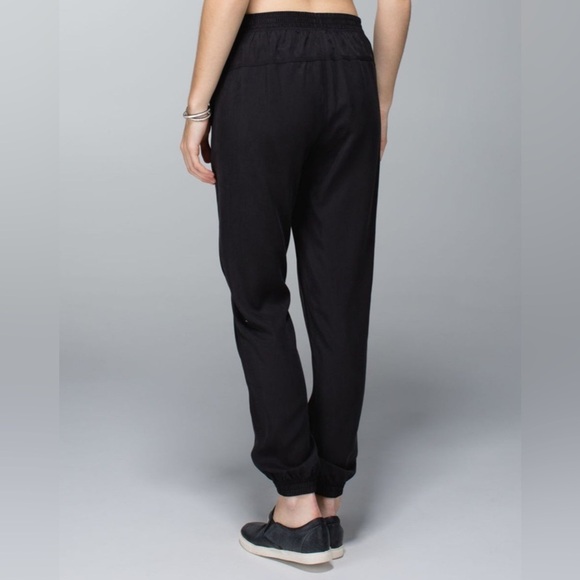 Lululemon Mat to Street Pants Jogger Lounge Activewear Running - Picture 9 of 14